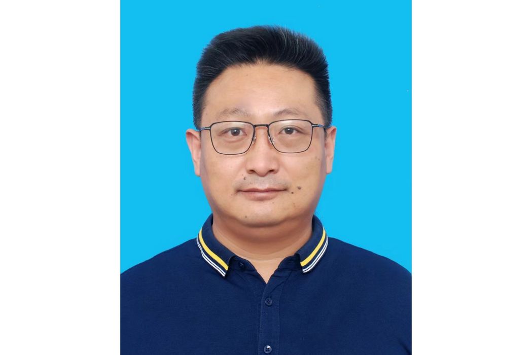 莊偉(連雲港市信訪局副局長、黨組成員) 莊偉(連雲港市信訪局副局長、黨組成員)