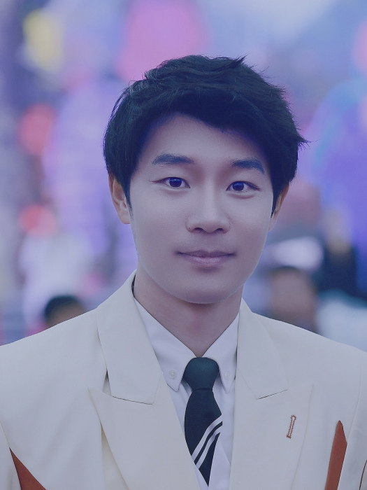 李光凱(央視80後導演、青年作家、主持人) 李光凱(央視80後導演、青年作家、主持人)