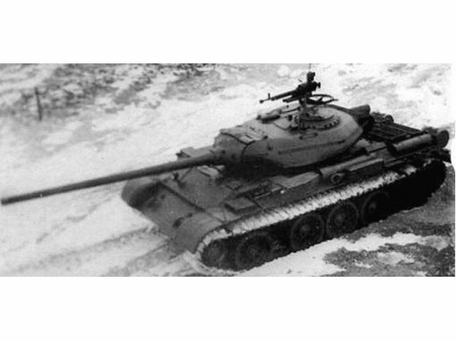 使用早期炮塔的T-54坦克