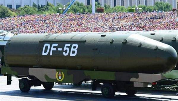 東風-5飛彈乙型參加2015年閱兵