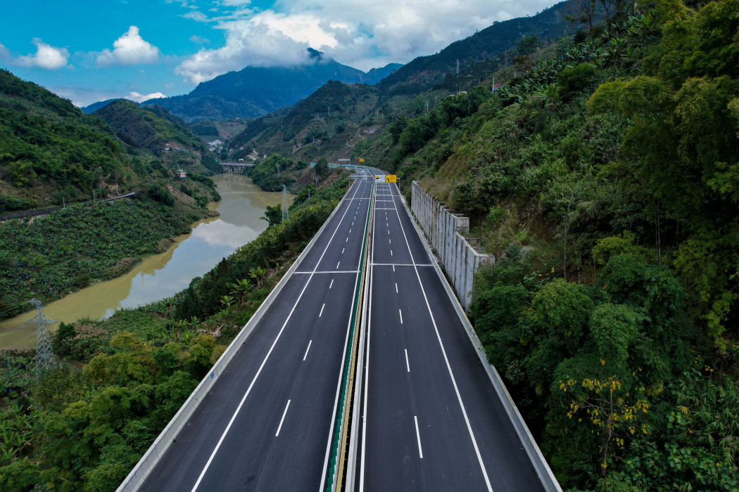 蔓金高速公路
