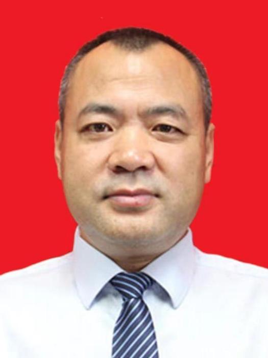 徐正強(湖北省荊州市公安縣自然資源和規劃局黨組成員、副局長、一級主任科員) 徐正強(湖北省荊州市公安縣自然資源和規劃局黨組成員、副局長、一級主任科員)