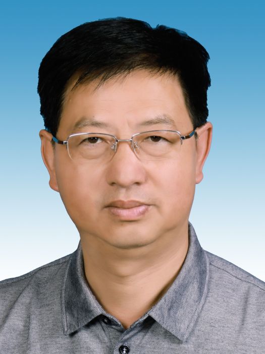 陳宏海(福建省龍巖市交通運輸局黨組成員,龍巖市道路運輸發展中心主任) 陳宏海(福建省龍巖市交通運輸局黨組成員,龍巖市道路運輸發展中心主任)
