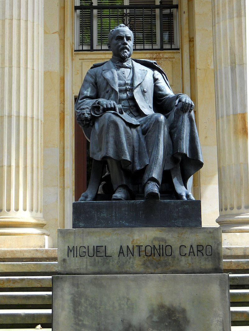 米格爾·安東尼奧·卡羅的雕像