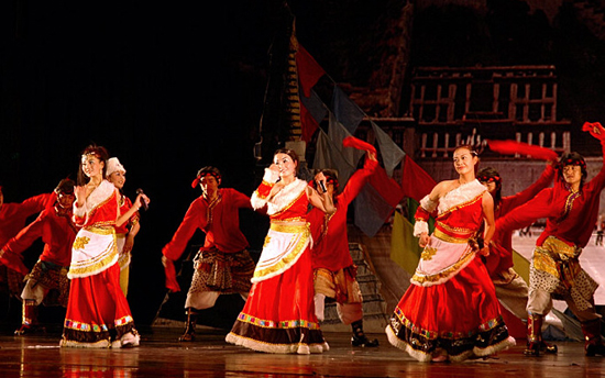 藏北風情舞蹈詩畫《天路》演出劇照