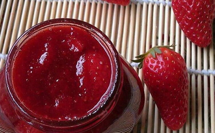 自製酸甜可口草莓醬