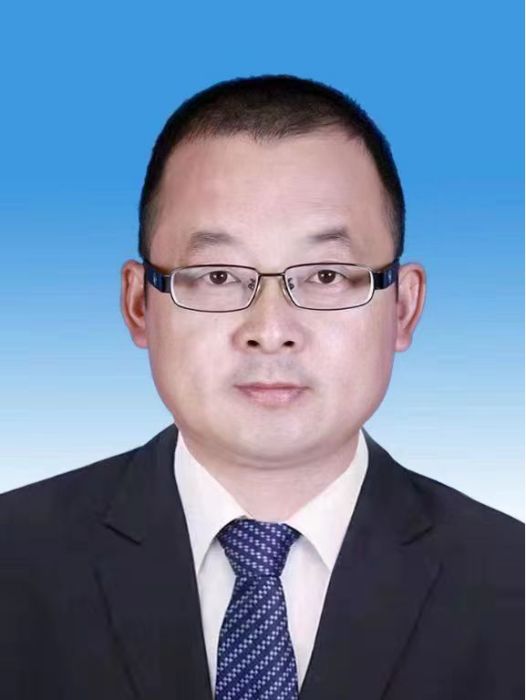 韓飛(內蒙古自治區鄂爾多斯市烏審旗委常委、辦公室主任、嘎魯圖鎮黨委書記) 韓飛(內蒙古自治區鄂爾多斯市烏審旗委常委、辦公室主任、嘎魯圖鎮黨委書記)