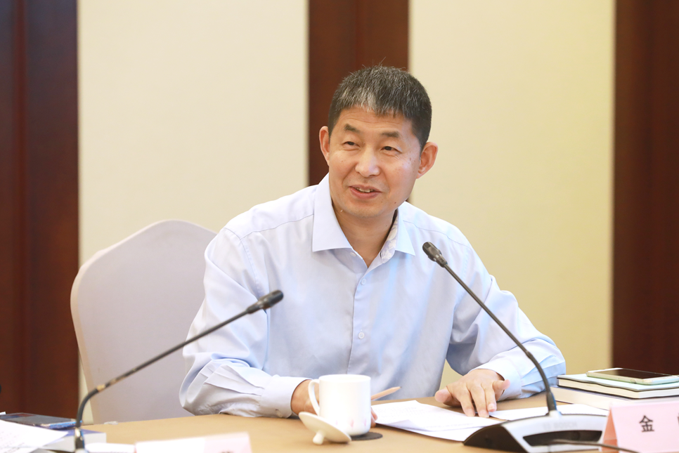 金鋒(民盟中央科技委員會委員、領導微智庫理事長) 金鋒(民盟中央科技委員會委員、領導微智庫理事長)