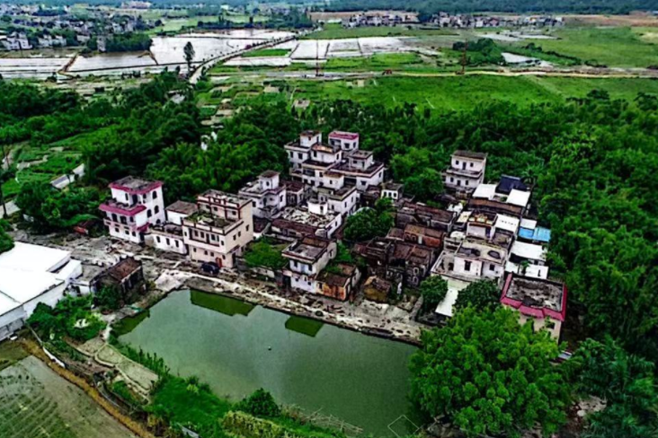 東興里(廣東省江門市開平市赤坎鎮沙溪行政村下轄自然村) 東興里(廣東省江門市開平市赤坎鎮沙溪行政村下轄自然村)