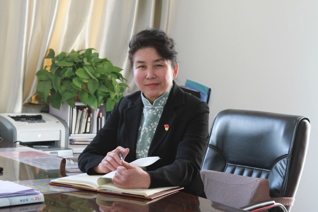 張海燕(寧夏回族自治區第三人民醫院黨委書記) 張海燕(寧夏回族自治區第三人民醫院黨委書記)