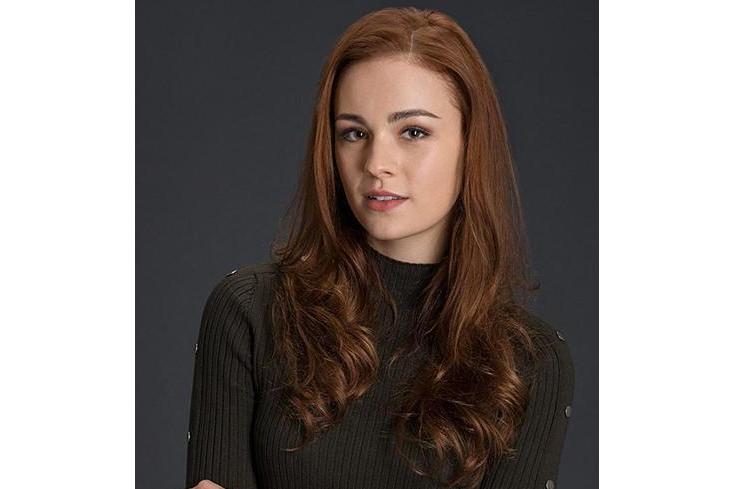 Sophie Skelton Sophie Skelton