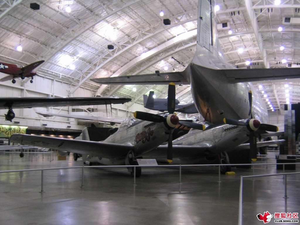 博物館中的F-82雙野馬戰鬥機