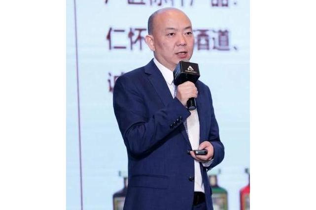 李武(仁懷市酒文化研究會會長、仁懷醬酒集團董事長) 李武(仁懷市酒文化研究會會長、仁懷醬酒集團董事長)