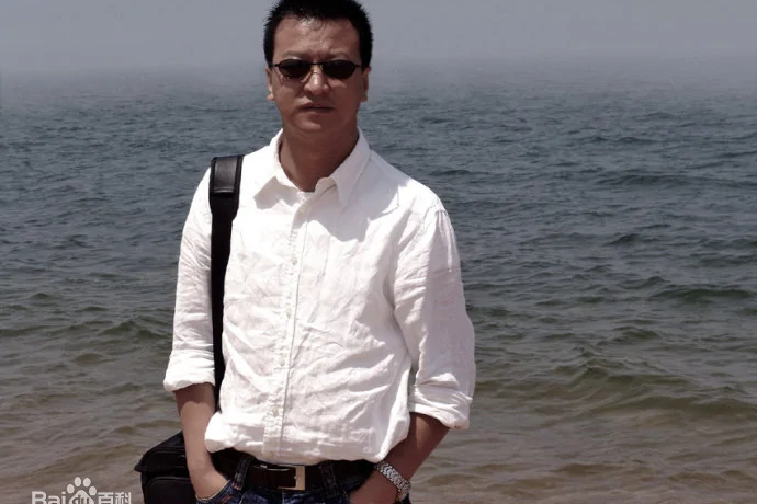 姜巍(哈爾濱師範大學美術學院國畫系副主任) 姜巍(哈爾濱師範大學美術學院國畫系副主任)