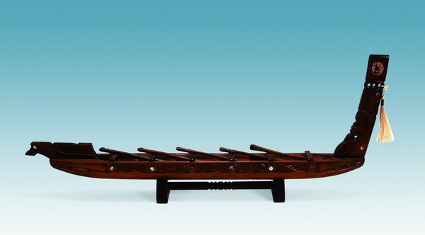 木雕嵌螺鈿五槳獨木舟模型