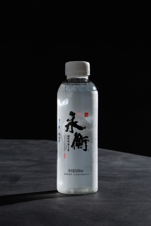 玻璃瓶裝YH100永衡鹼性鈣離子水樣品