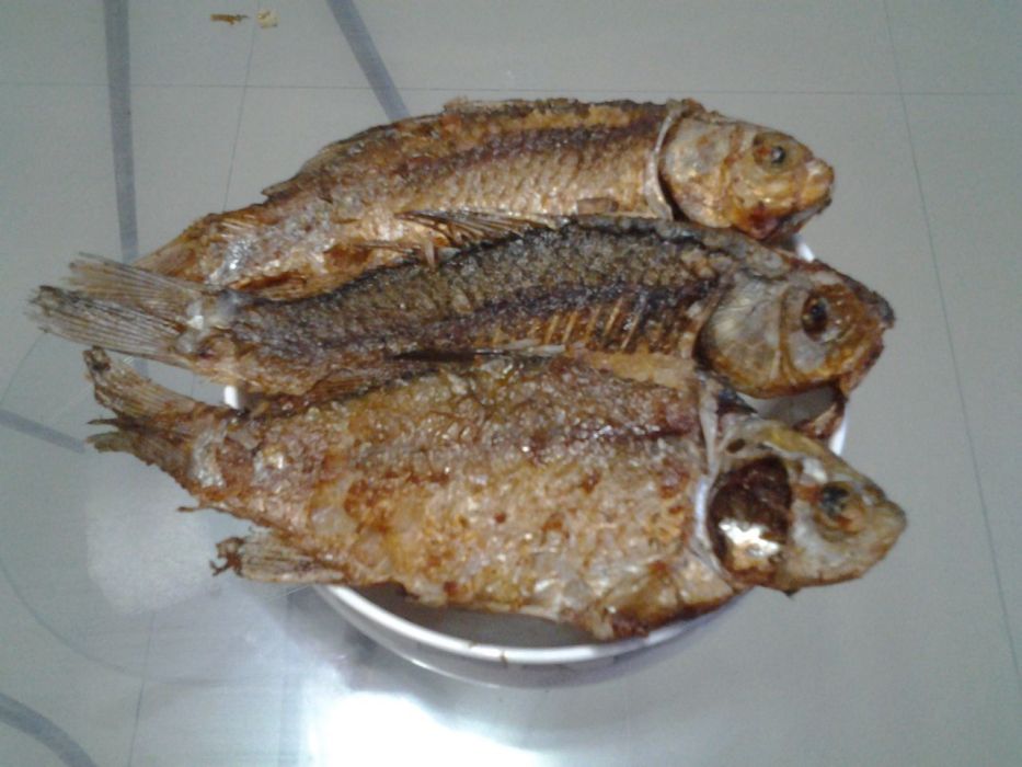 乾煎小鯽魚 乾煎小鯽魚