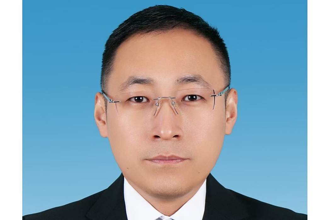 李雙(徐州市泉山區人民政府副區長、黨組成員) 李雙(徐州市泉山區人民政府副區長、黨組成員)