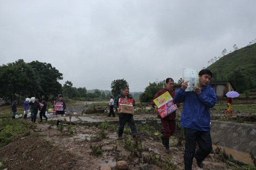 洪泉村(湖南省婁底市雙峰縣青樹坪鎮下轄行政村) 洪泉村(湖南省婁底市雙峰縣青樹坪鎮下轄行政村)