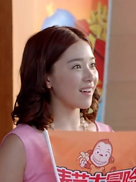 李安琪(喜劇片《一路驚喜》中的角色) 李安琪(喜劇片《一路驚喜》中的角色)