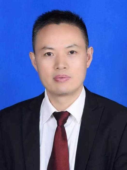 鄧永(貴州省遵義市桐梓縣發展和改革局黨組成員、副局長) 鄧永(貴州省遵義市桐梓縣發展和改革局黨組成員、副局長)