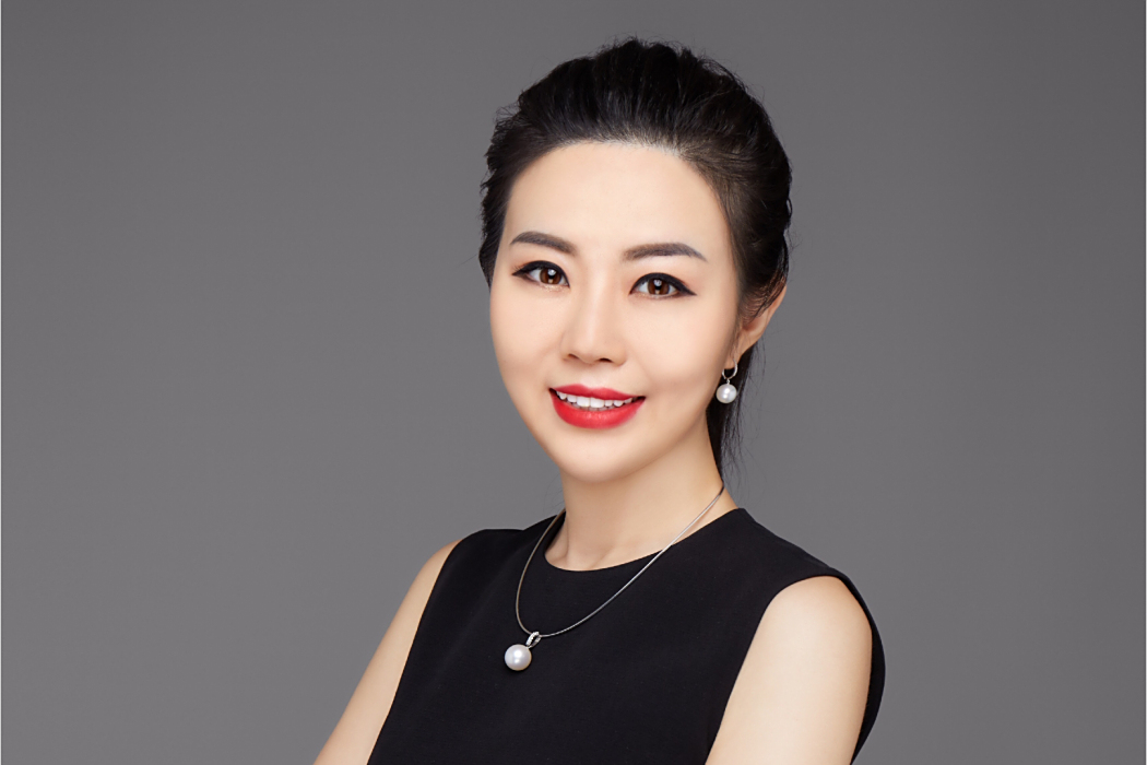 韓曄(第十三屆民盟中央經濟委員會委員、探路者品牌副總裁) 韓曄(第十三屆民盟中央經濟委員會委員、探路者品牌副總裁)
