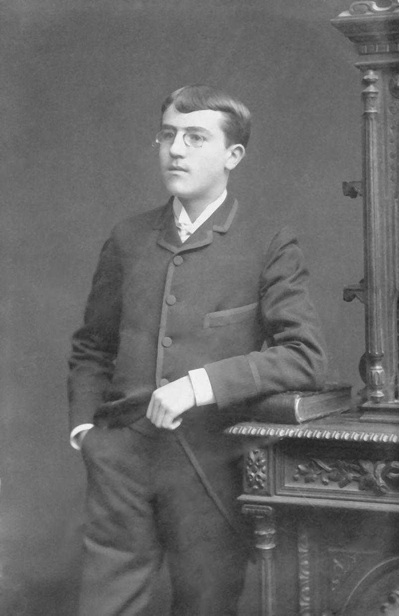 1883年，在英國求學時的古鐵雷斯