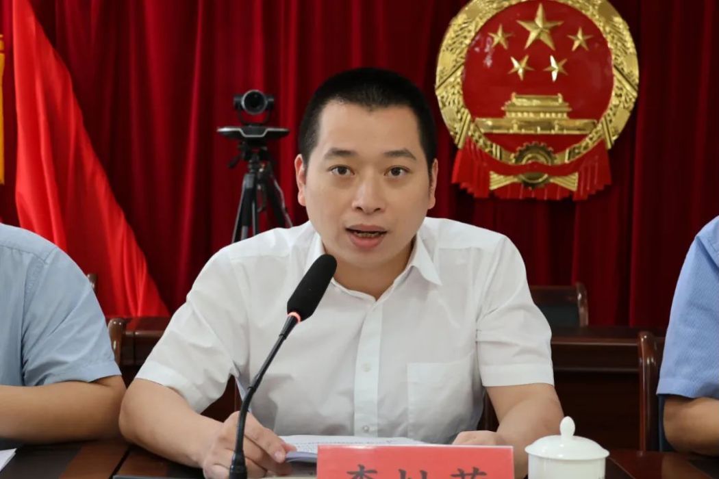 李燦榮(泉州市晉江市安海鎮黨委副書記) 李燦榮(泉州市晉江市安海鎮黨委副書記)