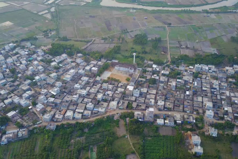 房參村 房參村