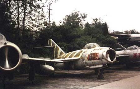 米格-15戰鬥機第一次著陸機毀人亡