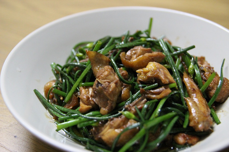 韭菜花炒雞肉 韭菜花炒雞肉