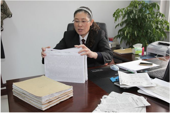 王慧智(全國優秀法官、柞村人民法庭庭長) 王慧智(全國優秀法官、柞村人民法庭庭長)