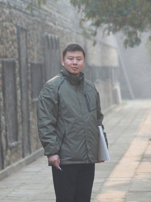 劉遠征(民革中央畫院泰山創作基地專職畫家) 劉遠征(民革中央畫院泰山創作基地專職畫家)