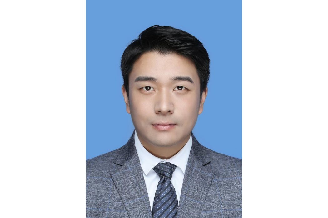 葛明(江蘇省南通市如東縣人民政府黨組成員(掛職)、南通市新材料產業科技鎮長團團長) 葛明(江蘇省南通市如東縣人民政府黨組成員(掛職)、南通市新材料產業科技鎮長團團長)