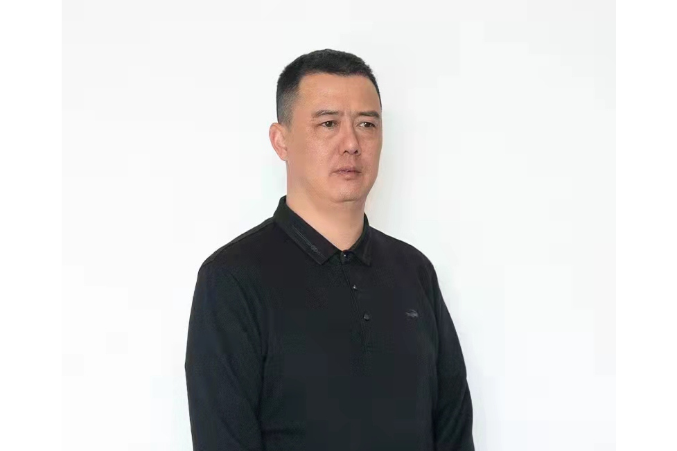 王武(傳統手工藝大師、高級工藝美術師) 王武(傳統手工藝大師、高級工藝美術師)