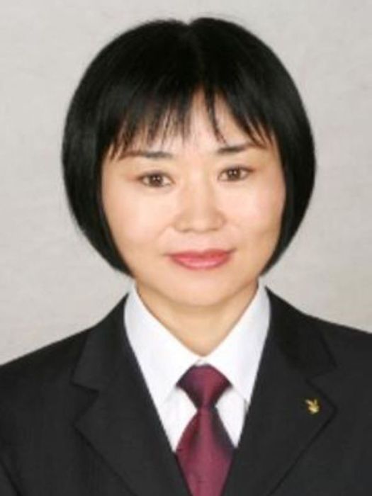 徐麗虹(黑龍江金融作家協會第一屆理事) 徐麗虹(黑龍江金融作家協會第一屆理事)