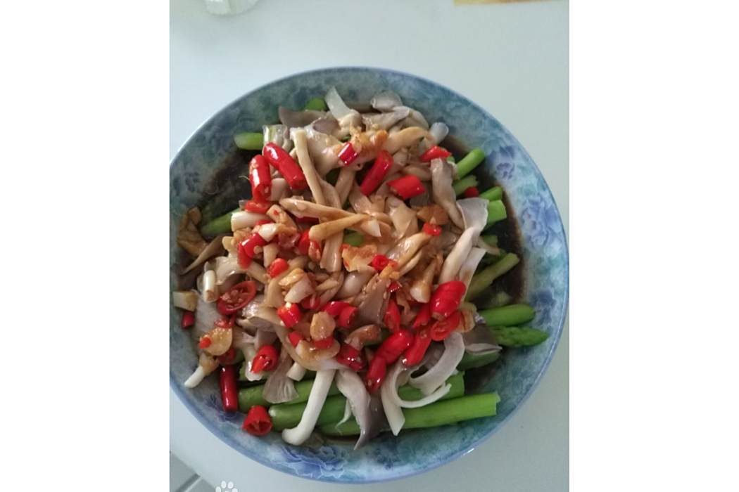 平菇燒蘆筍 平菇燒蘆筍