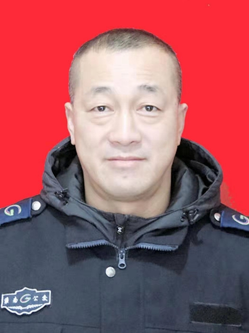 楊井生(淮南公交公司客運五車隊112路駕駛員) 楊井生(淮南公交公司客運五車隊112路駕駛員)