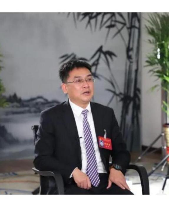 黃波(貴州省安順市委常委、市委秘書長) 黃波(貴州省安順市委常委、市委秘書長)