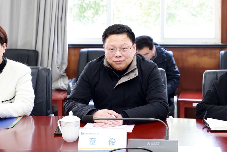 章俊(常州市新北區人民政府副區長、黨組成員) 章俊(常州市新北區人民政府副區長、黨組成員)