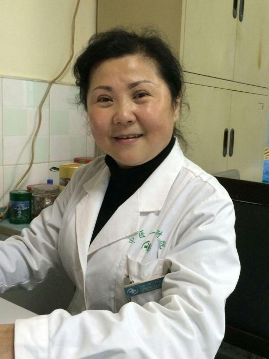 江瑜(貴州中醫藥大學第一附屬醫院針灸科主任醫師) 江瑜(貴州中醫藥大學第一附屬醫院針灸科主任醫師)