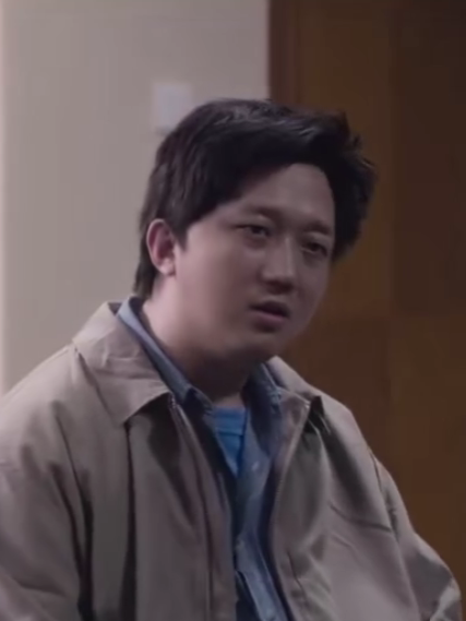 何偉(犯罪劇情電影《第八個嫌疑人》中的角色) 何偉(犯罪劇情電影《第八個嫌疑人》中的角色)