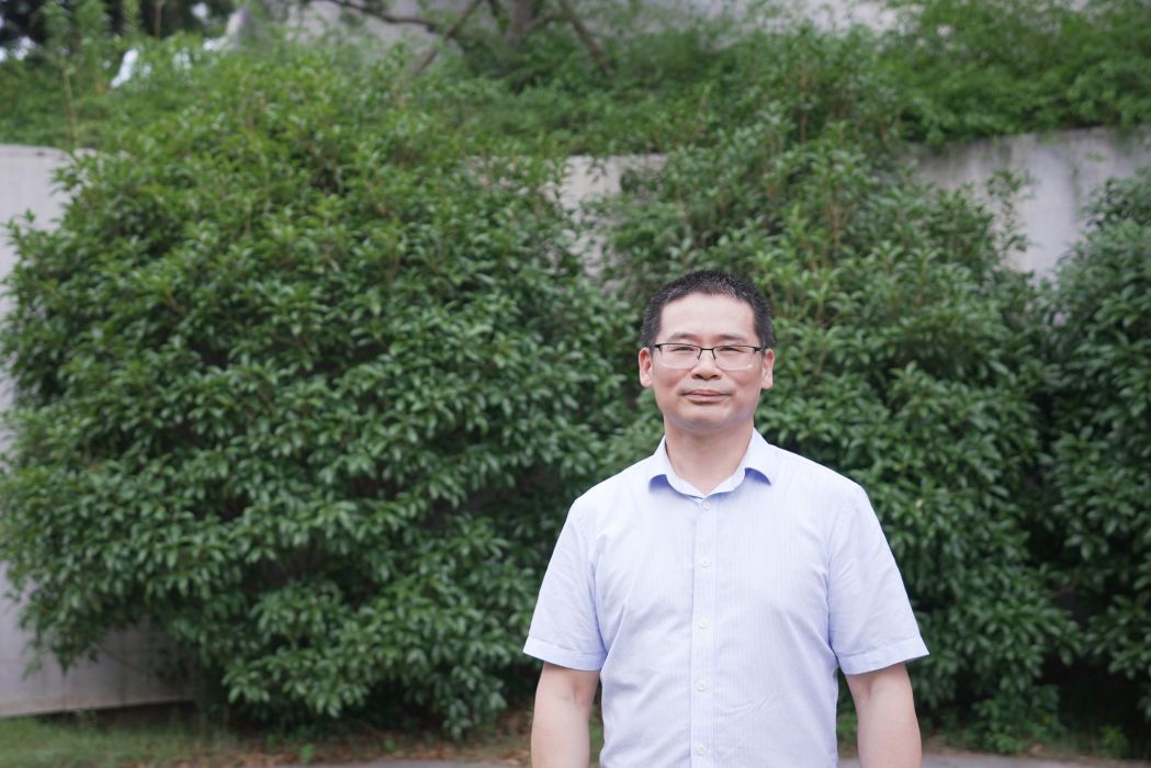 何亮(重慶師範大學文學院教授、博士生導師) 何亮(重慶師範大學文學院教授、博士生導師)