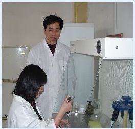 陳斌教授在實驗室