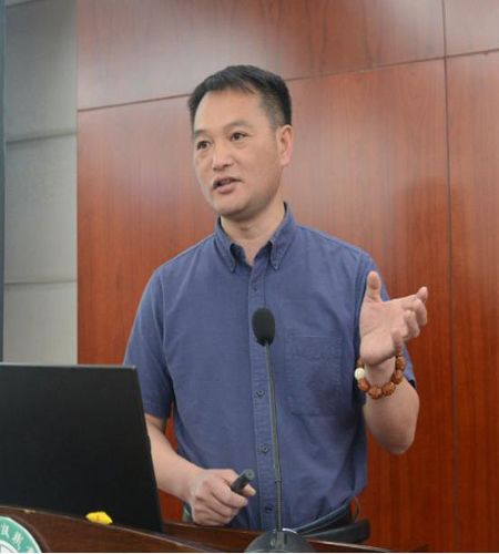 徐高明(常州大學瞿秋白政府管理學院教授) 徐高明(常州大學瞿秋白政府管理學院教授)