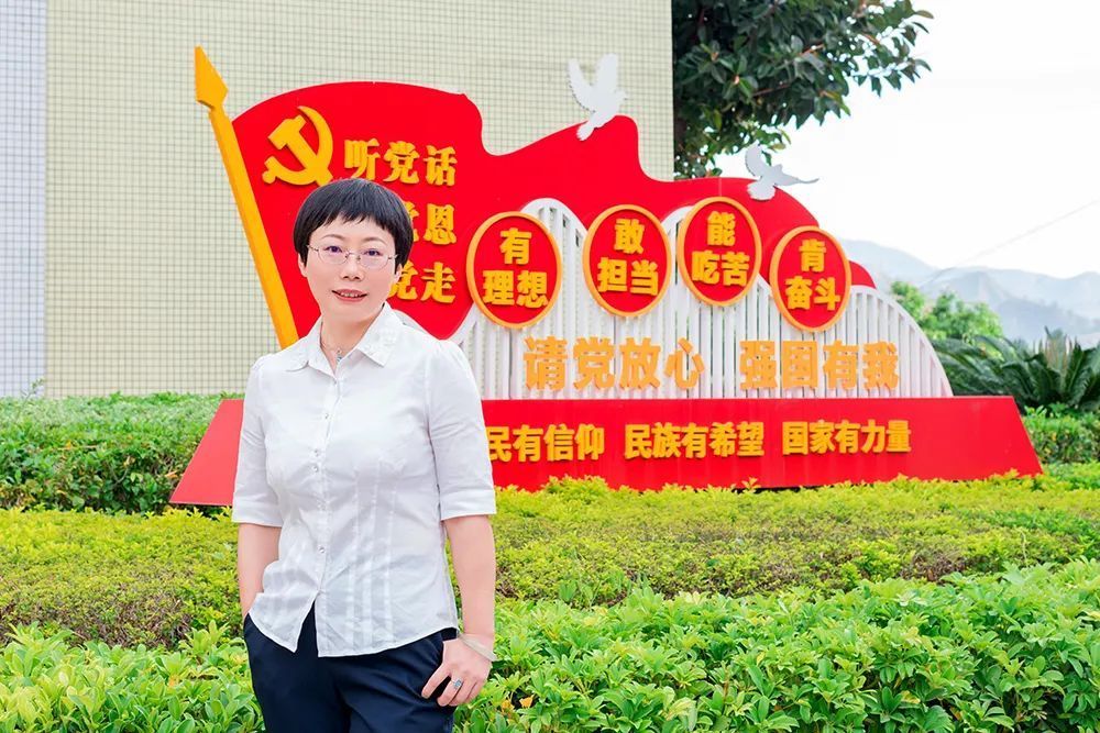 李傳華(攀枝花市第三高級中學校教師) 李傳華(攀枝花市第三高級中學校教師)