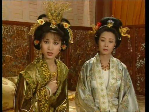 95版《武則天》魏國夫人（右）與王皇后