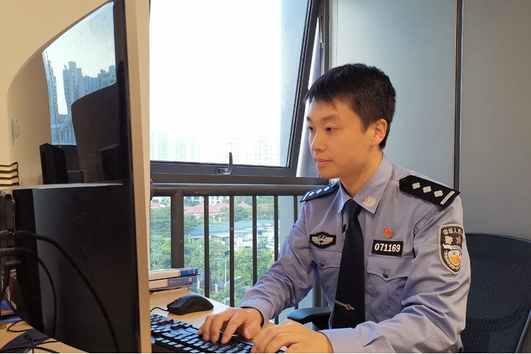 曾威(深圳市公安局網路警察支隊民警) 曾威(深圳市公安局網路警察支隊民警)