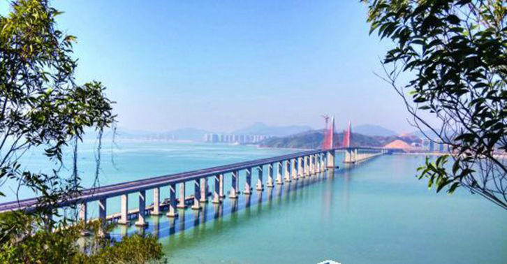惠州海灣大橋縱跨惠東范和港