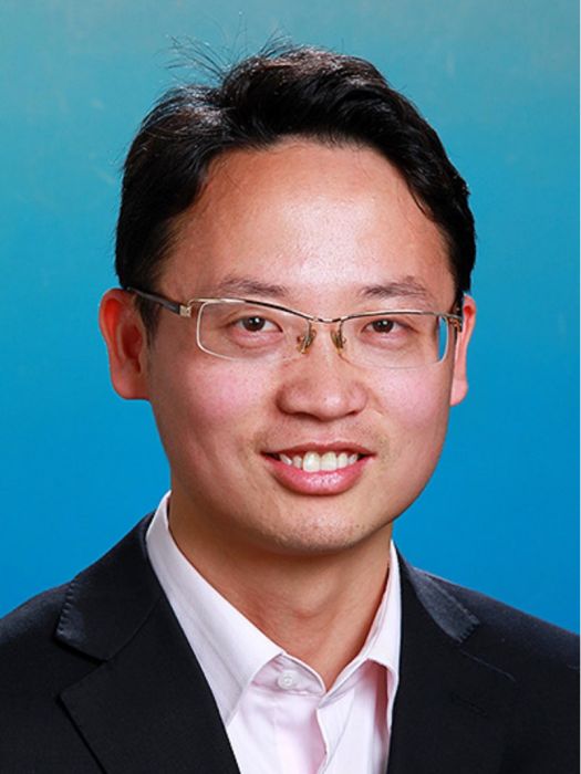 鄭興偉(東華大學物理學院力學教研中心教授)